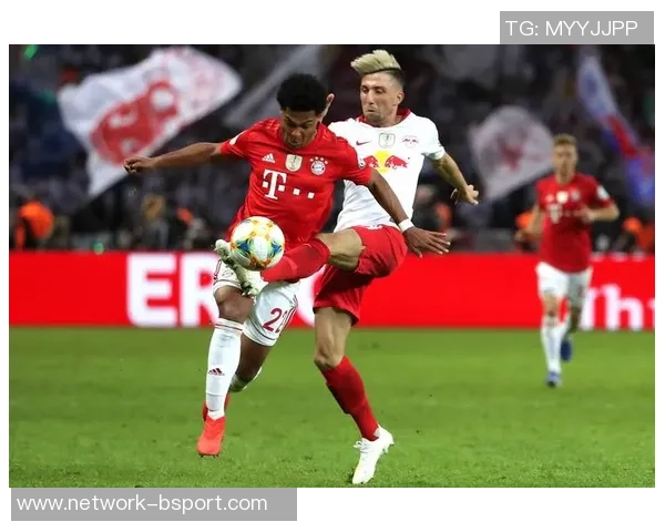 拜仁与多特对决前瞻及比分预测分析，谁能笑到最后